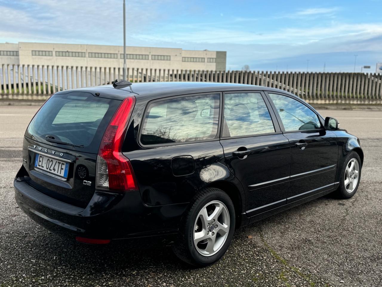 Volvo V50 1.6D 115cv Neopatentati