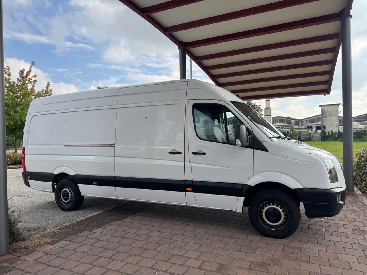 VOLKSWAGEN CRAFTER 2.5 TDI 109 CV – TETTO ALTO – PASSO LUNGO