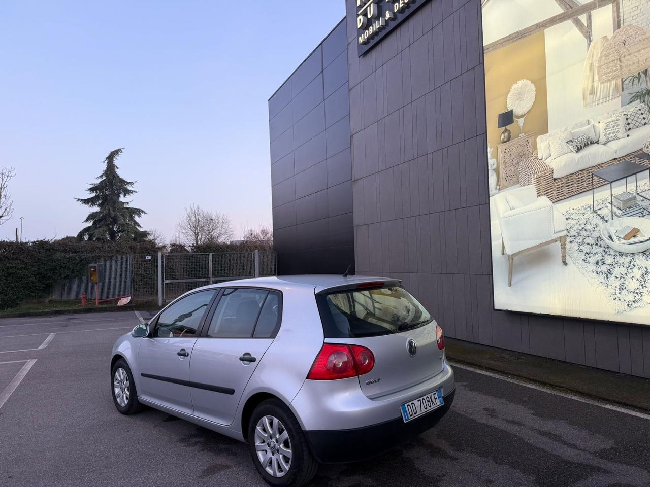 Volkswagen Golf 1.6 5p. Comfortline