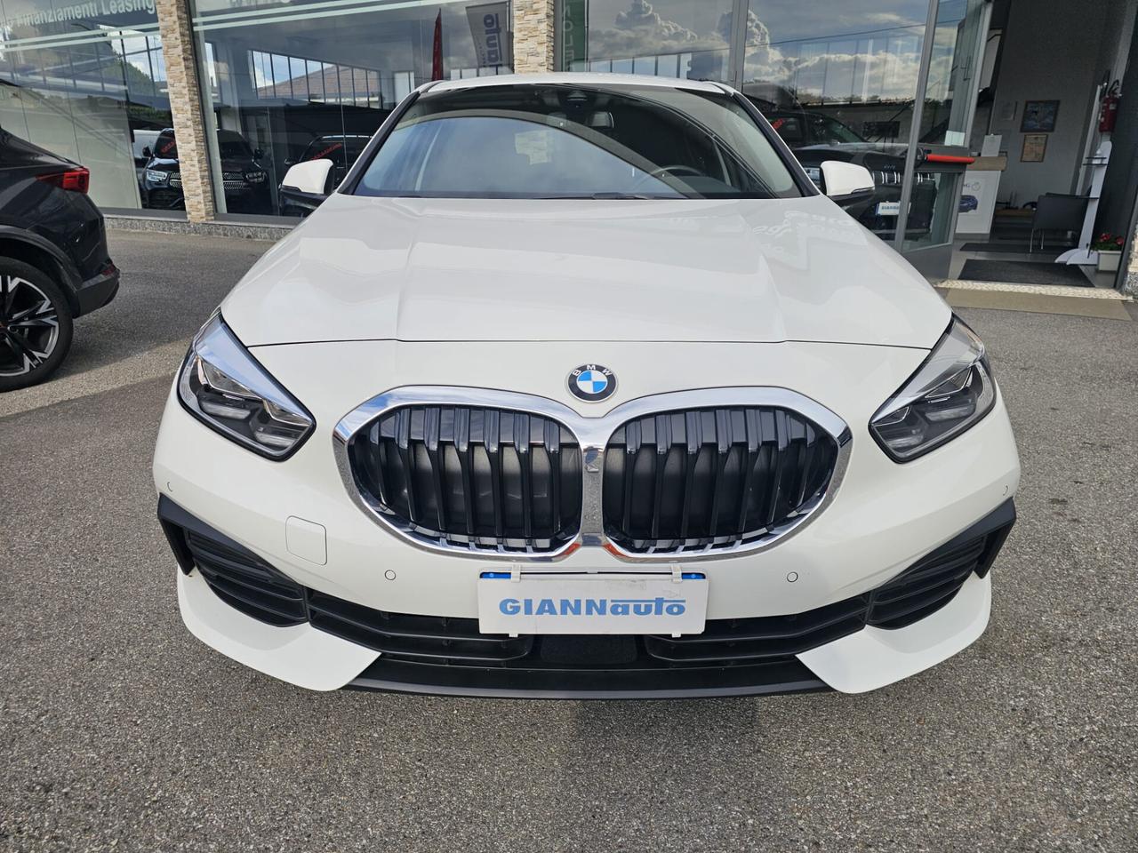 Bmw 116 116d 5p. Business Advantage