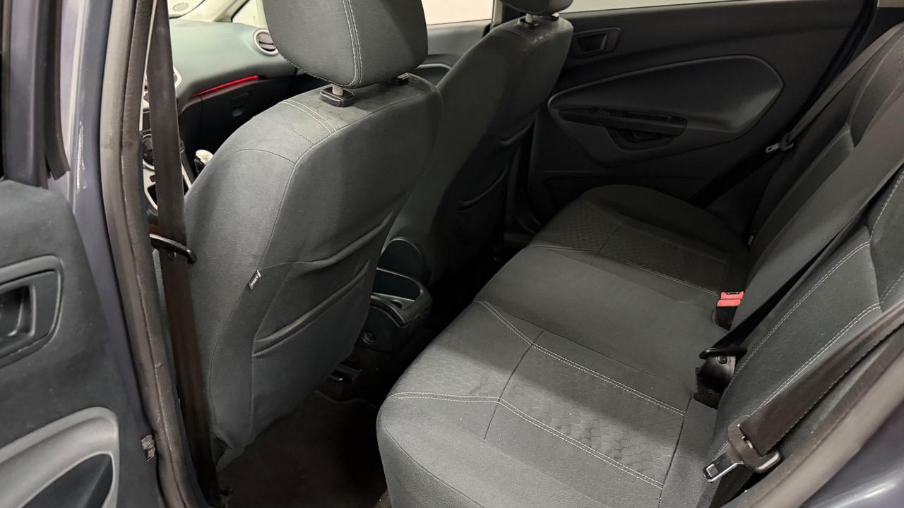 Ford Fiesta 1.4 16V 5p. Bz.- GPL Titanium Bs. 2011
