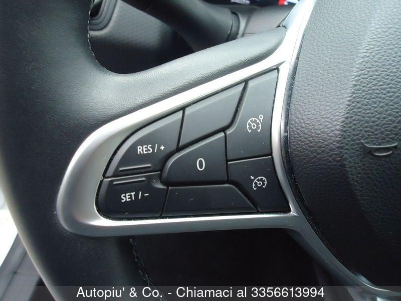 Renault Clio Full Hybrid 140 cv NEOPATENTATI