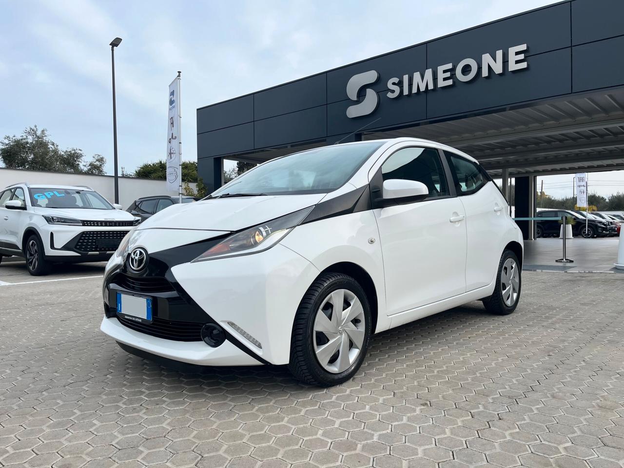 Toyota Aygo 1.0 VVT-i 69 CV 5 porte x-play