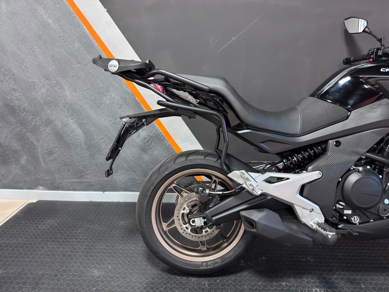 Cf Moto 700MT