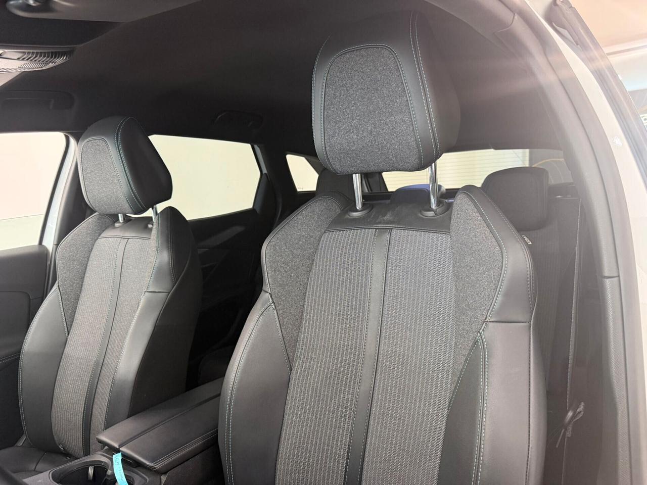 Peugeot 3008 1.5 DCI 130CV ANNO 2023 Allure Pack