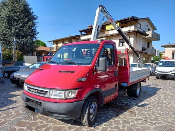 IVECO 35C15 CON GRU BONFIGLIOLI