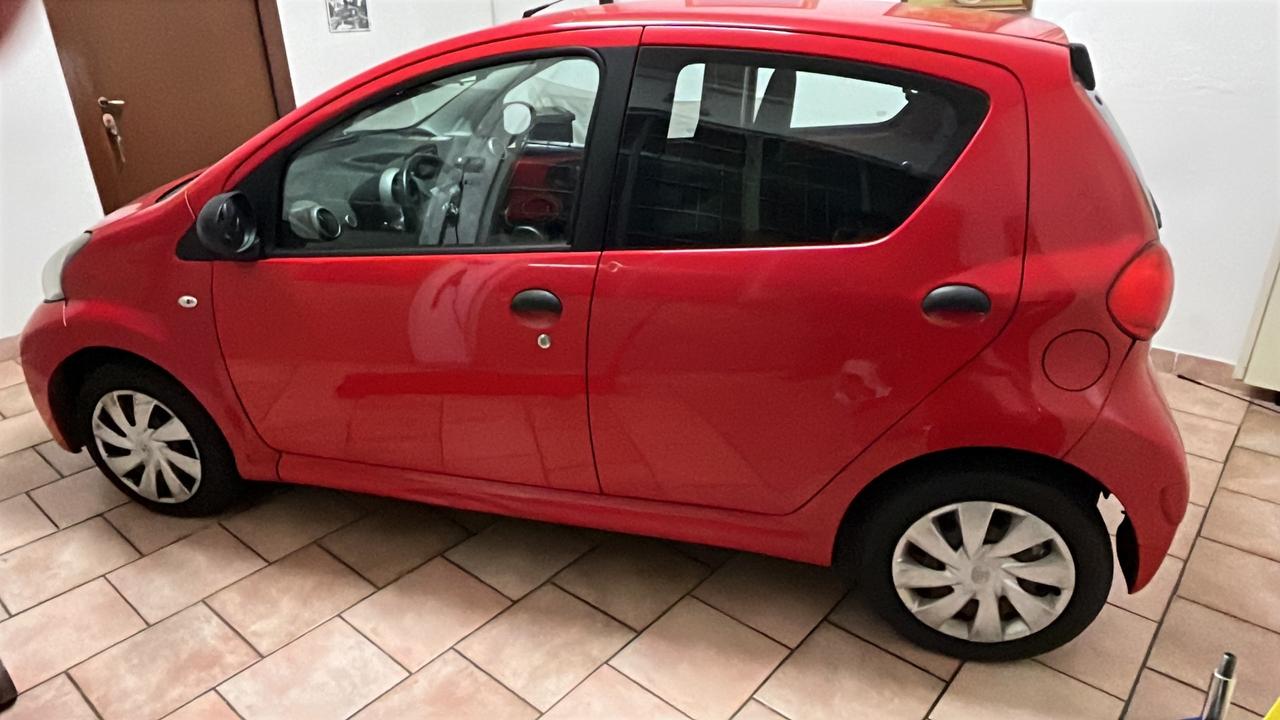 Toyota Aygo 1.0 12V VVT-i 5 porte Active Connect