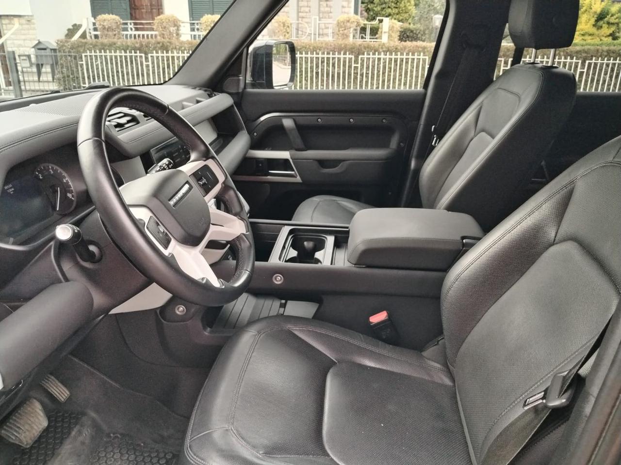 Land Rover Defender SE D 200 MHEV