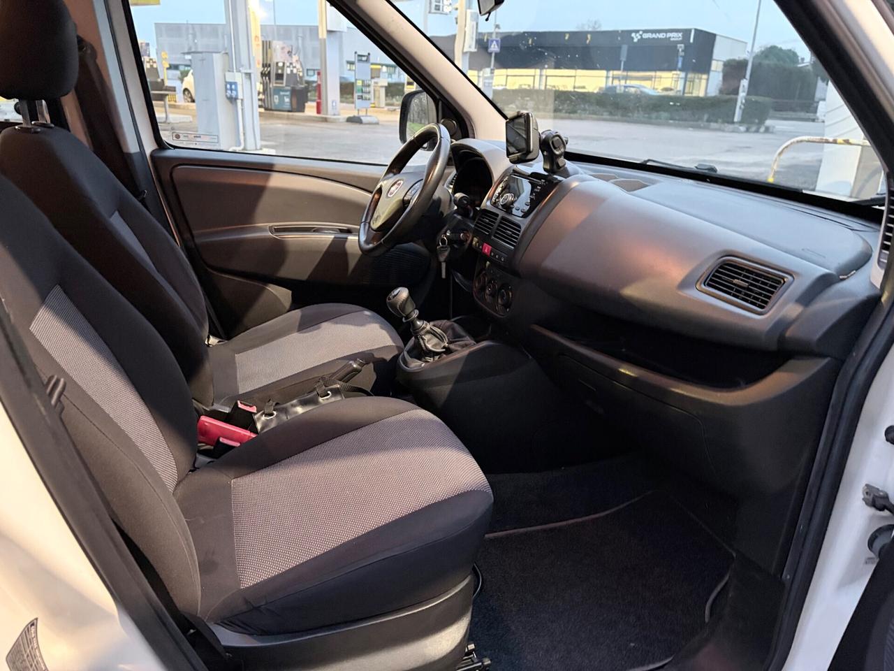 Fiat Doblo 1.4 T-Jet metano 2014 5 posti