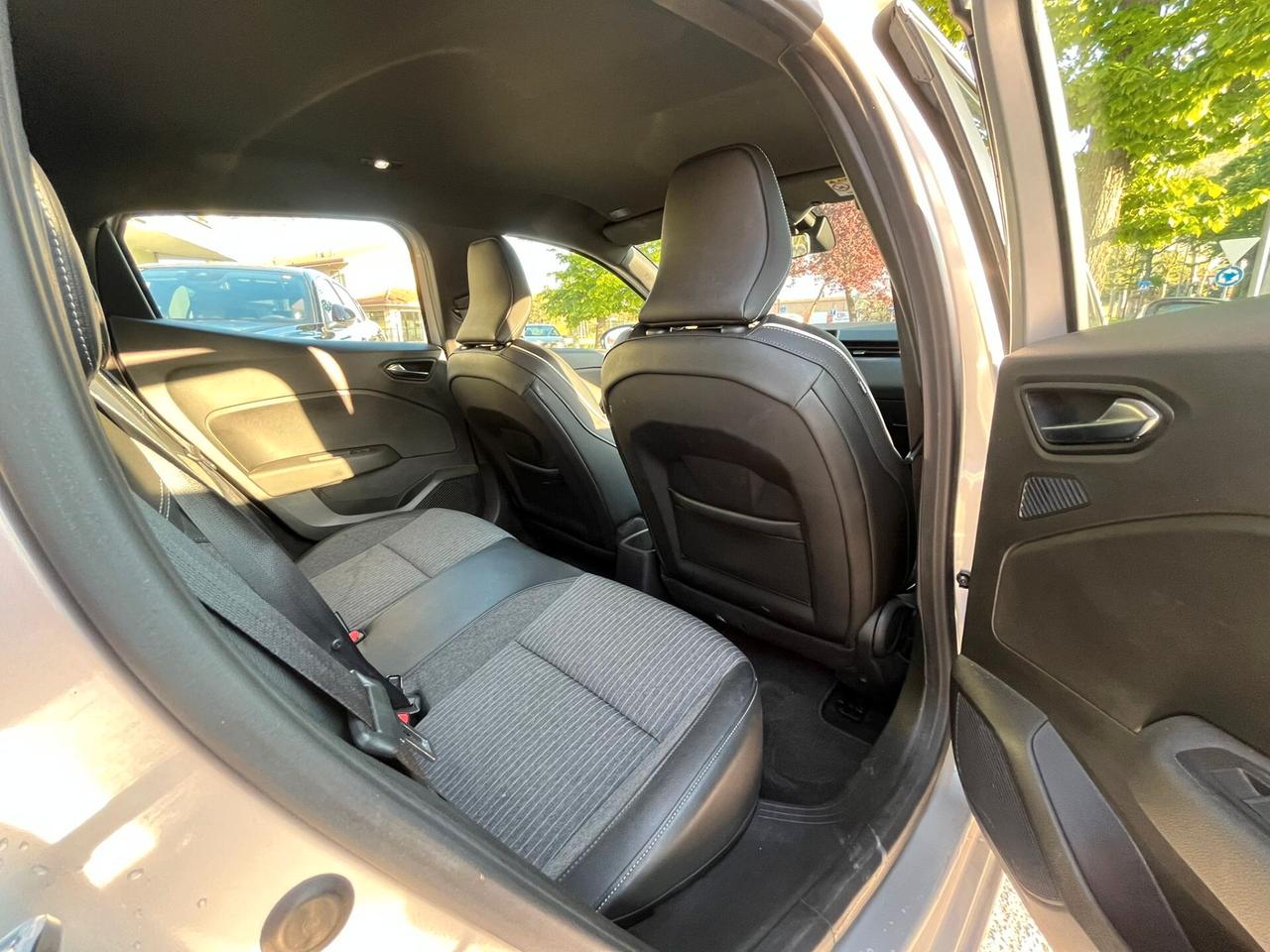 Renault Clio Full Hybrid E-Tech 140 CV 5 porte Intens