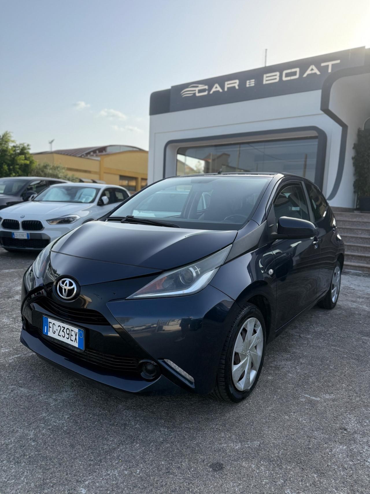 Toyota Aygo 1.0 VVT-i 69 CV 5 porte x-play TSS