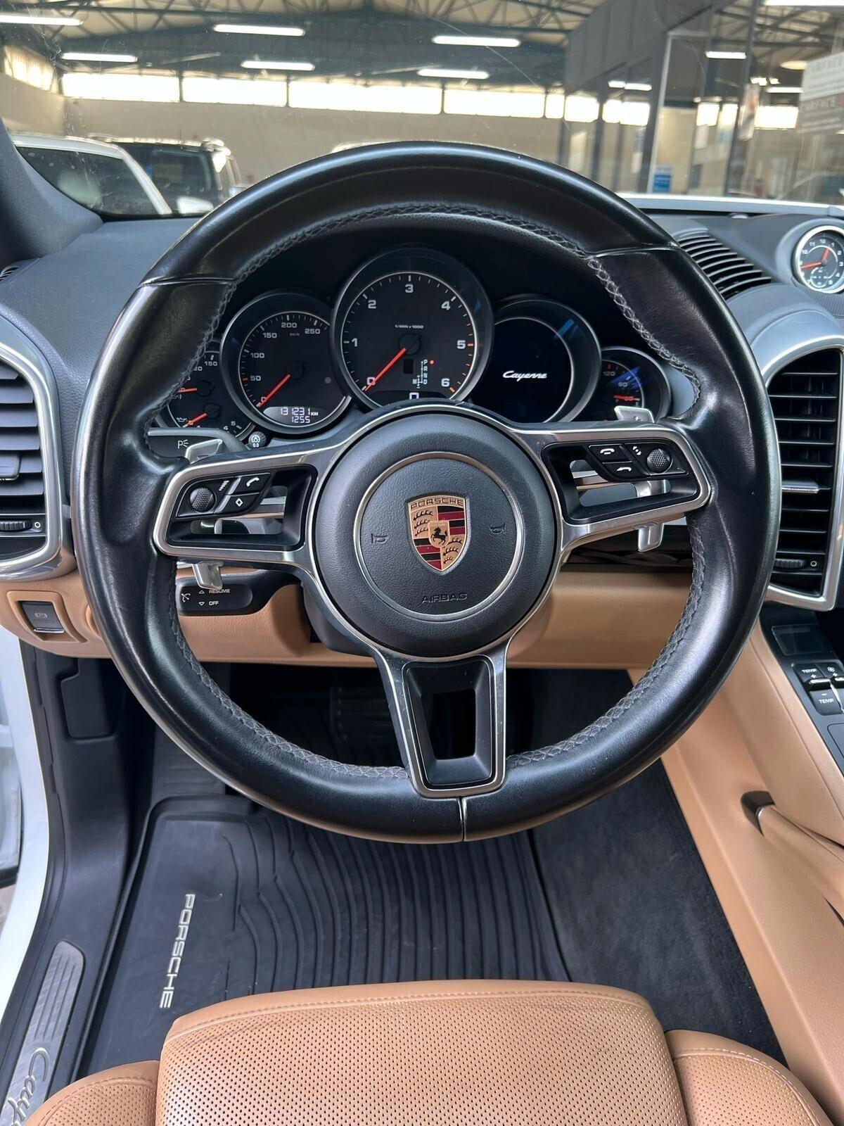 Porsche Cayenne 3.0 Diesel 236CV - 2017