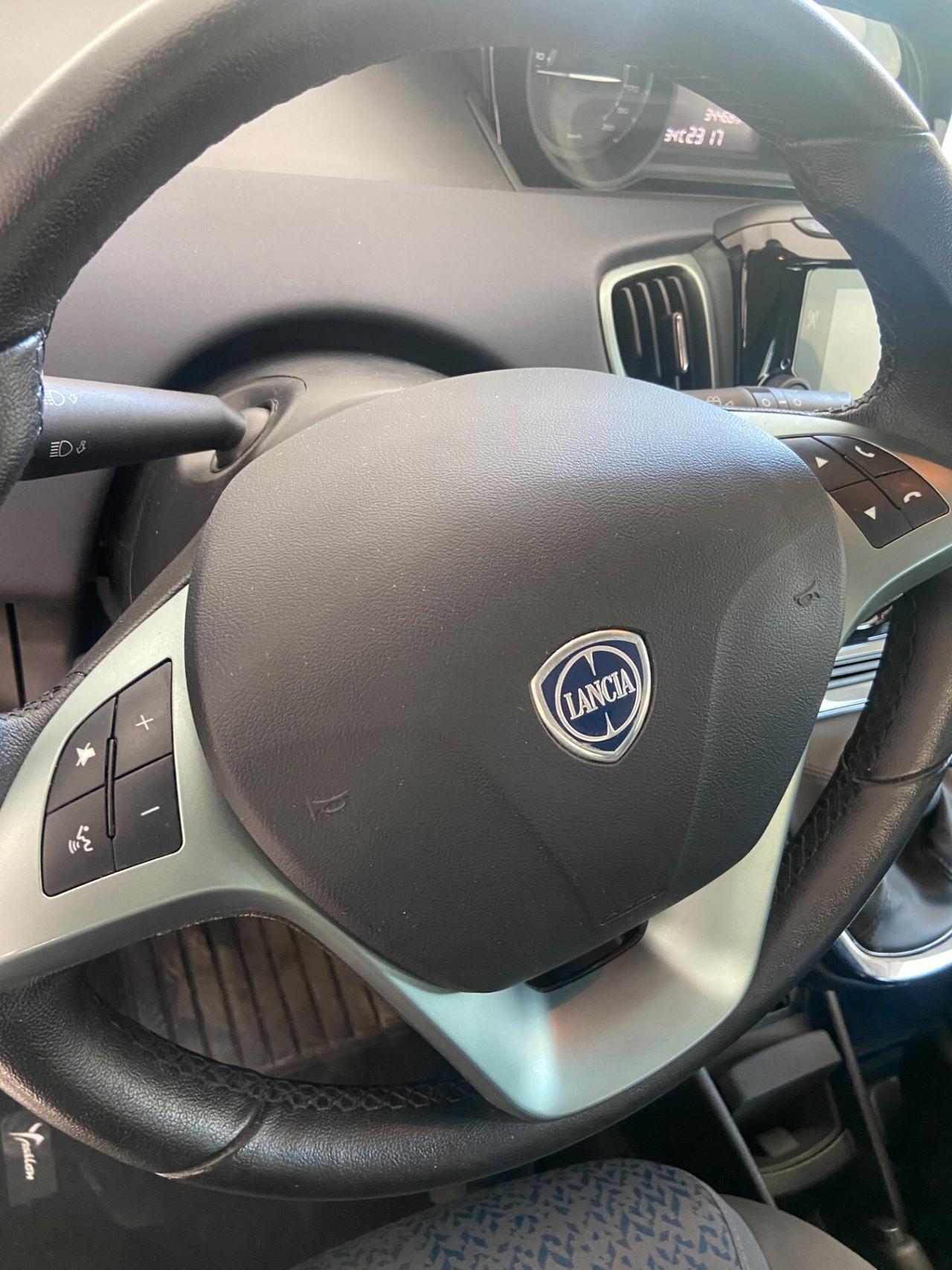 Lancia Ypsilon 1.0 FireFly 5 porte S&S Hybrid UnYca