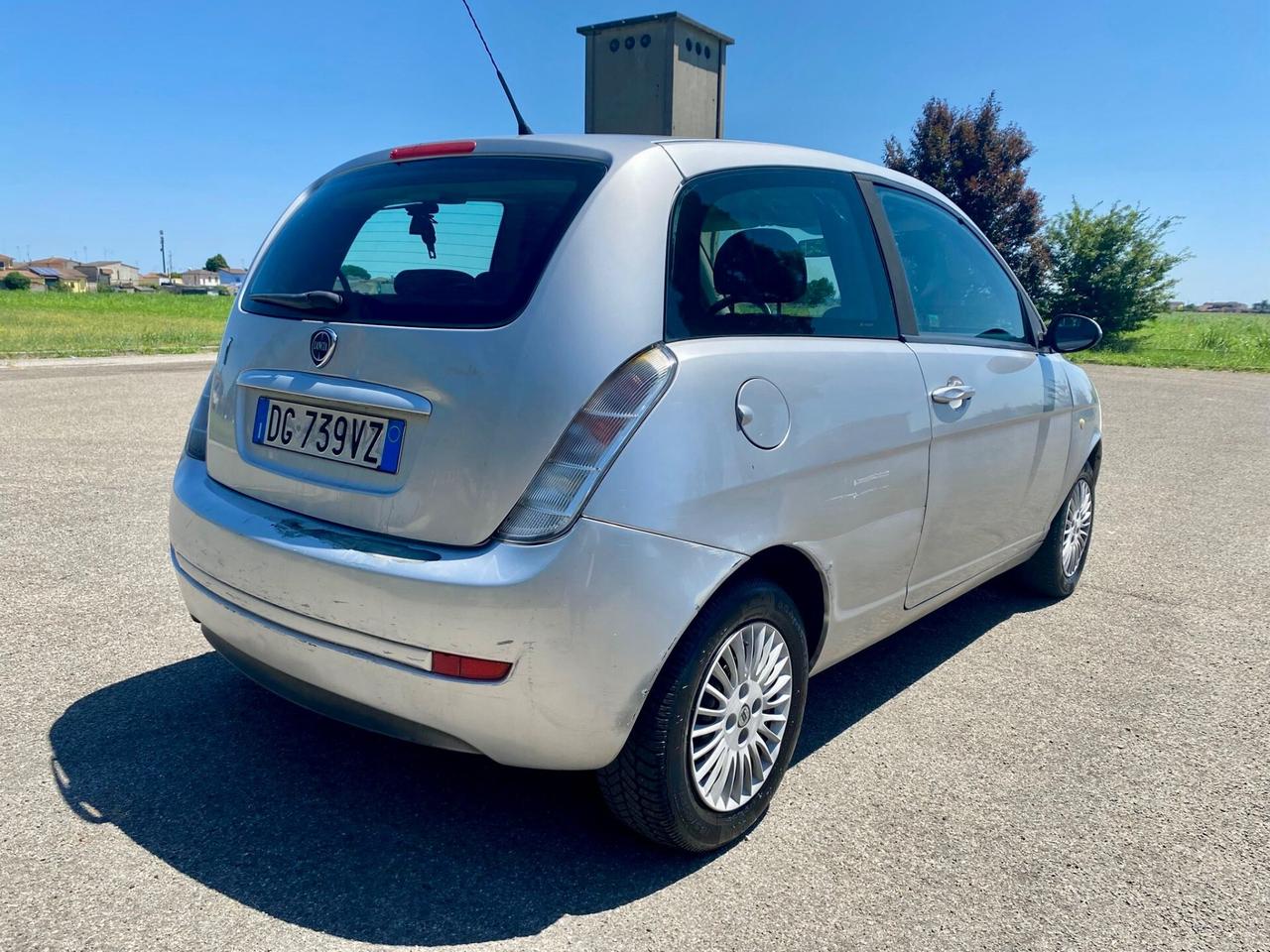 Lancia Ypsilon 1.3 MJT 75 CV Platino