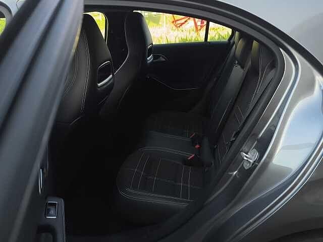 Mercedes-Benz A 180 A 180 d Automatic Sport