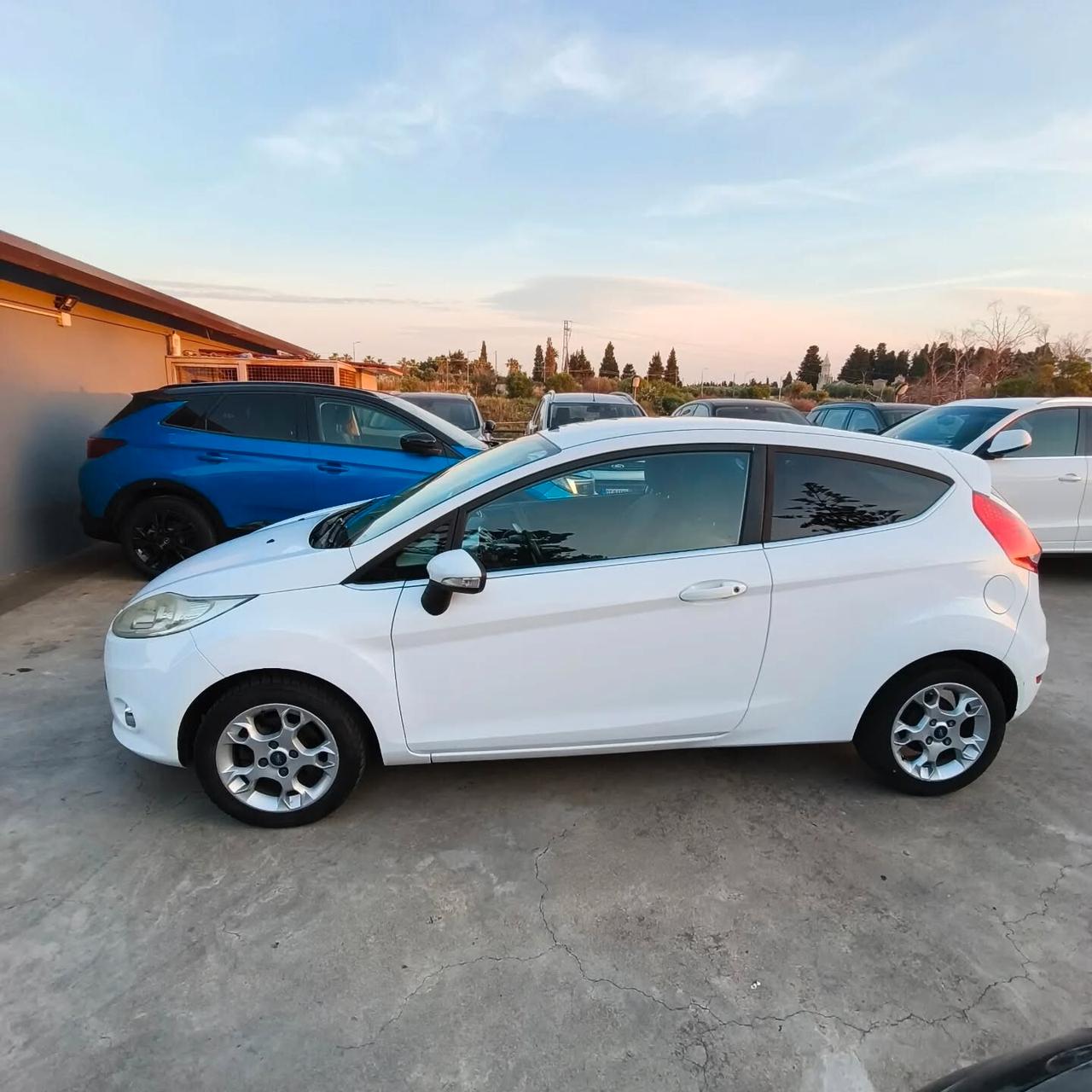 Ford Fiesta 1.2 Titanium SOLI 2.190EURO