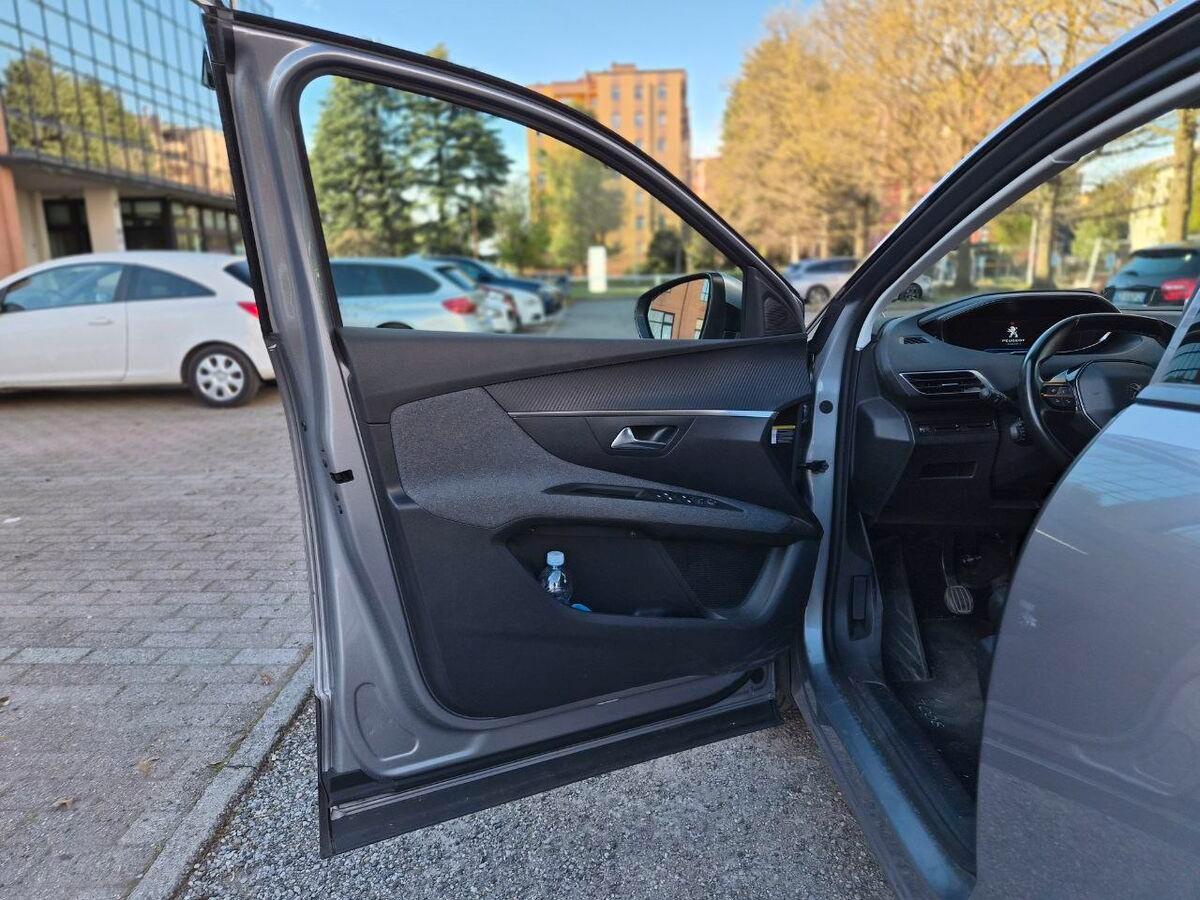 Peugeot 3008 1.5 bluehdi Business s&s 130cv