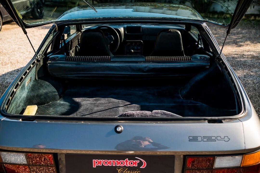 Porsche 924 2.0