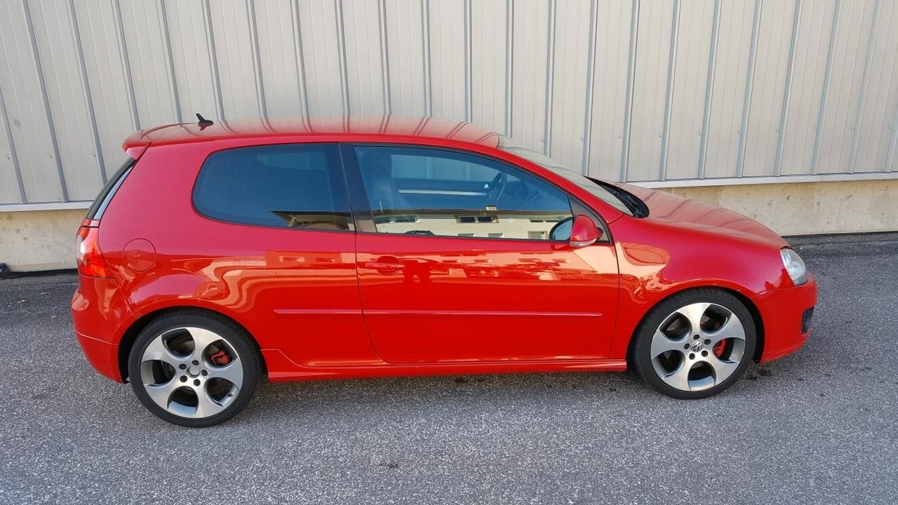Volkswagen Golf GTI 2.0 16V FSI 3p. Sportline