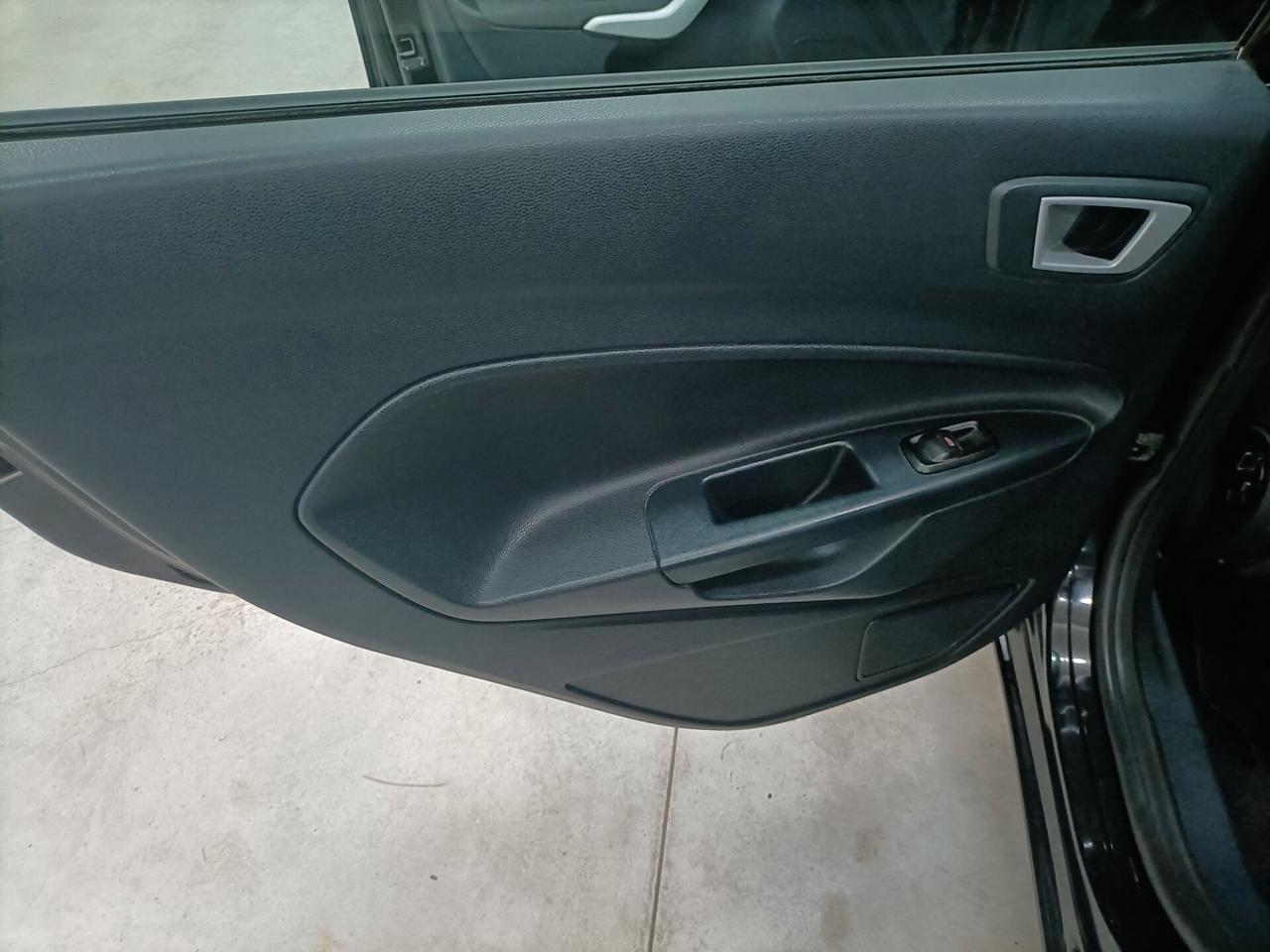 Ford Fiesta 1.4 TDCi 70CV 5 porte Titanium 11/2011