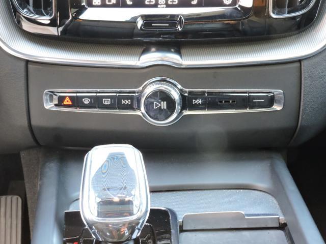 VOLVO XC60 T6 Plug-in hybrid AWD automatico Plus Dark