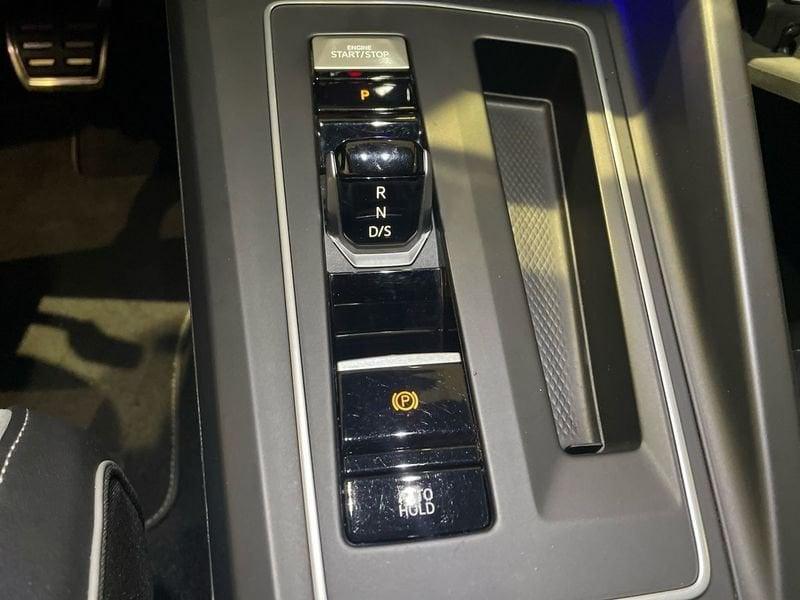 Volkswagen Golf 2.0 tdi R-Line 150cv dsg