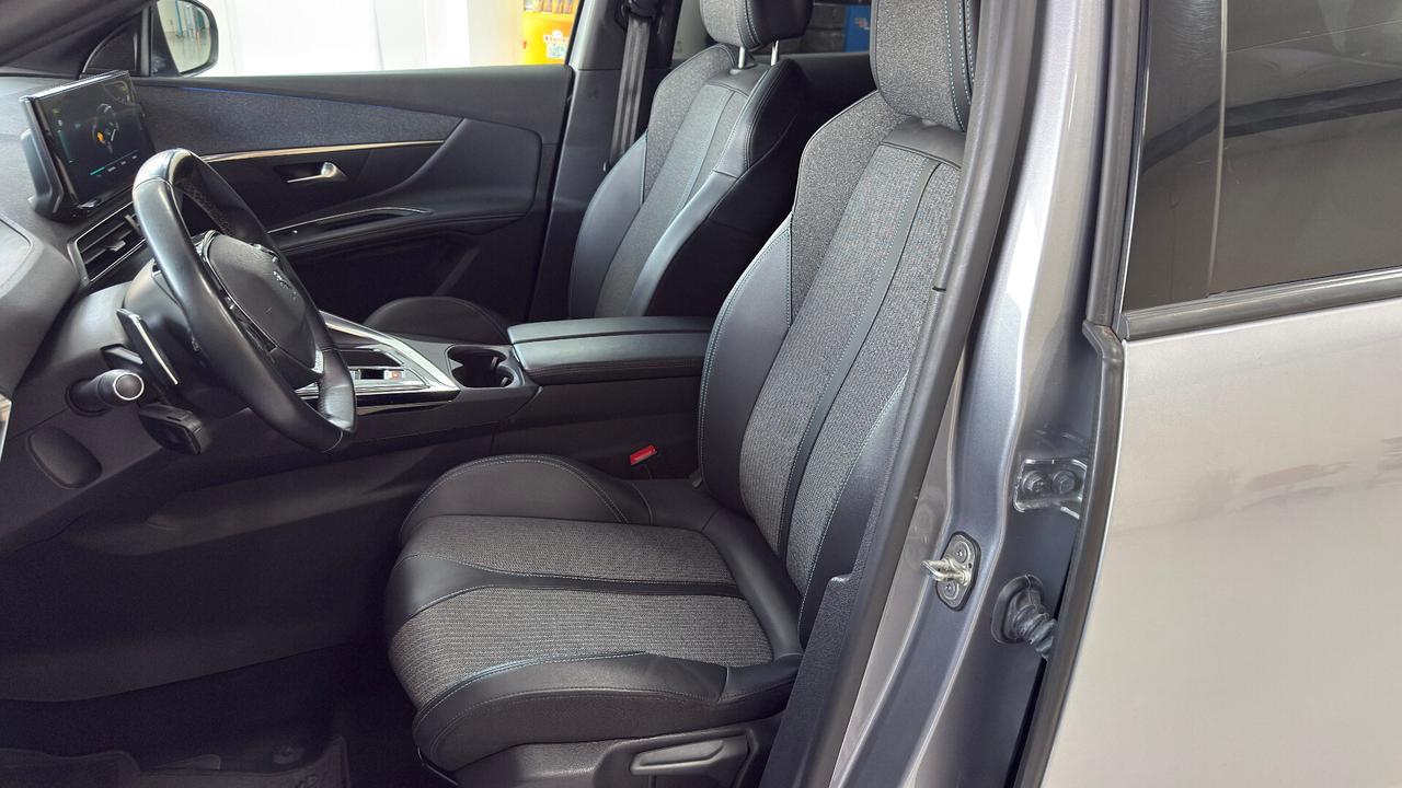 Peugeot 3008 Hybrid4 300 e-EAT8 Allure Pack