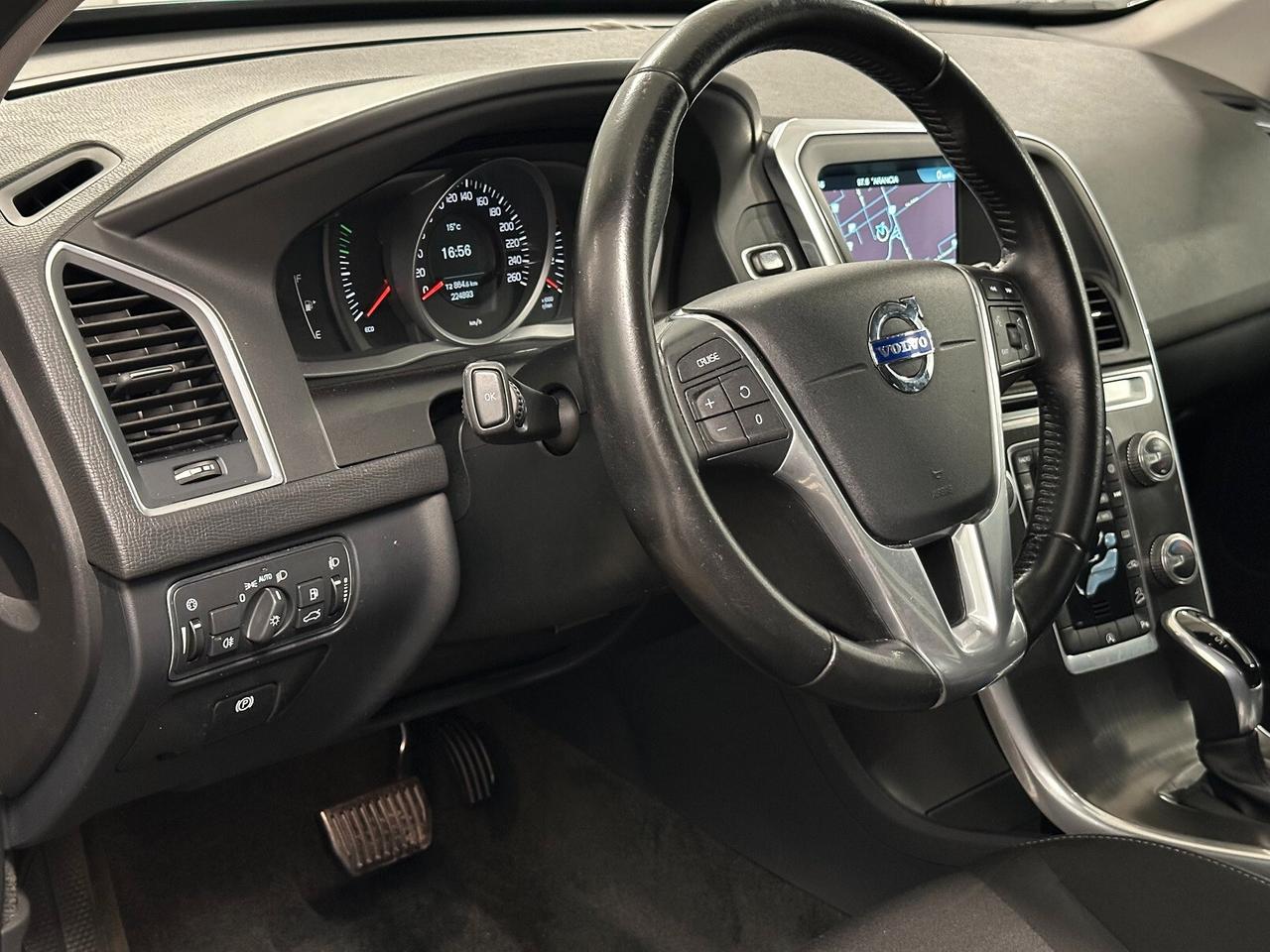 Volvo XC 60 XC60 D4 AWD Geartronic Business AUTOCARRO N1