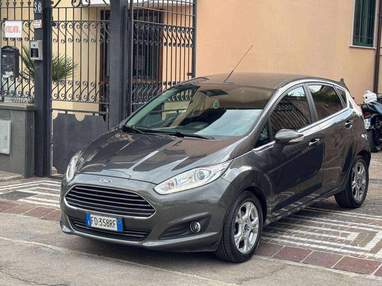 Ford Fiesta 1.5 TDCi 75CV 5 porte Titanium