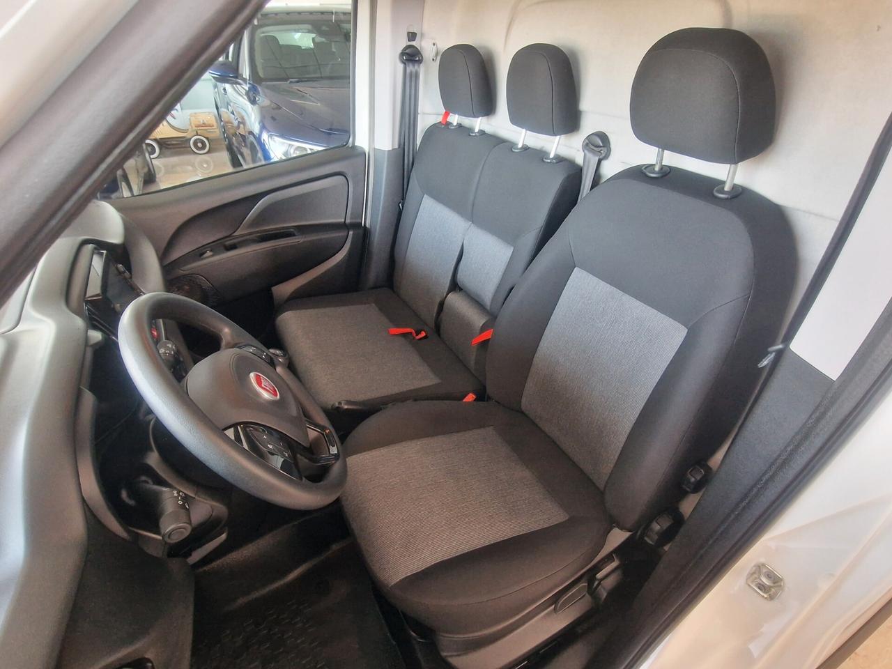 Fiat Doblo 1.6 Mjet 3 Posti 2022