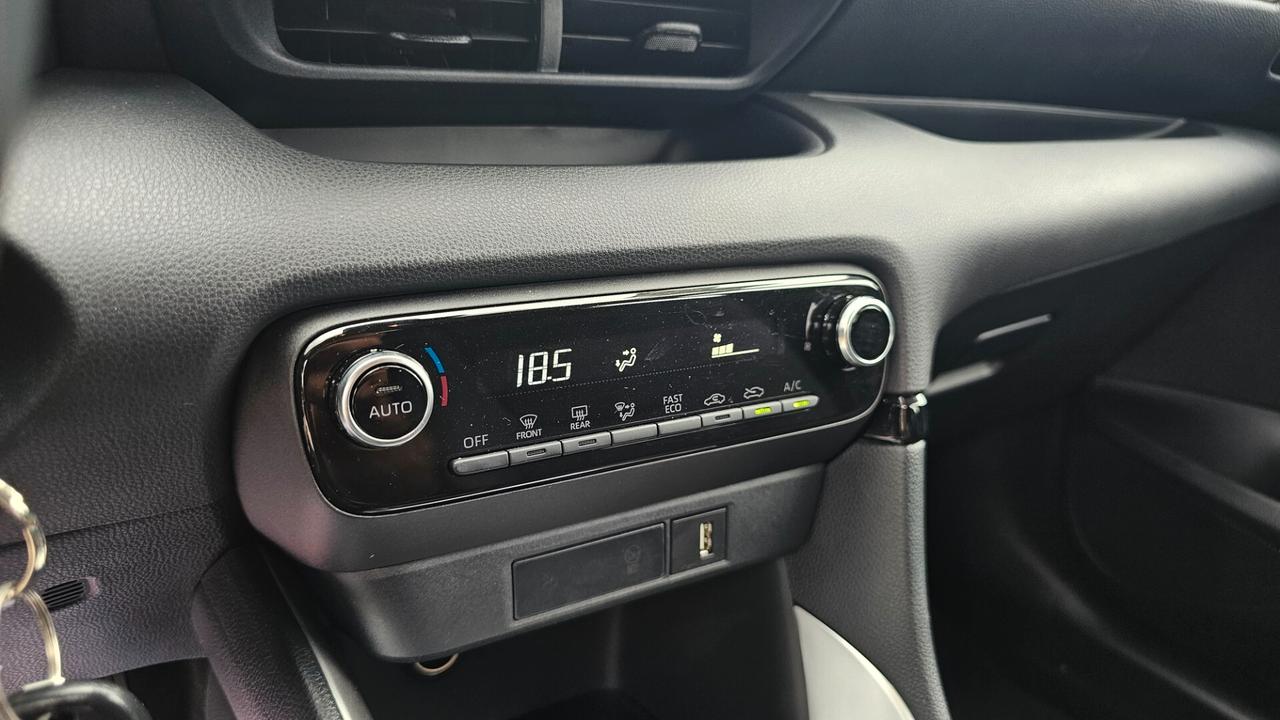 Toyota Yaris 1.5 Hybrid 5 porte Sport