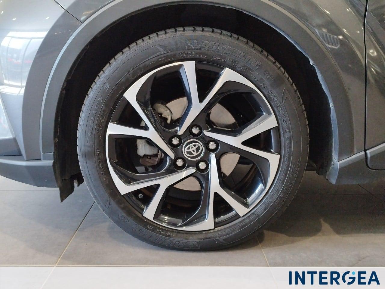 TOYOTA C-HR 2.0h Trend e-cvt