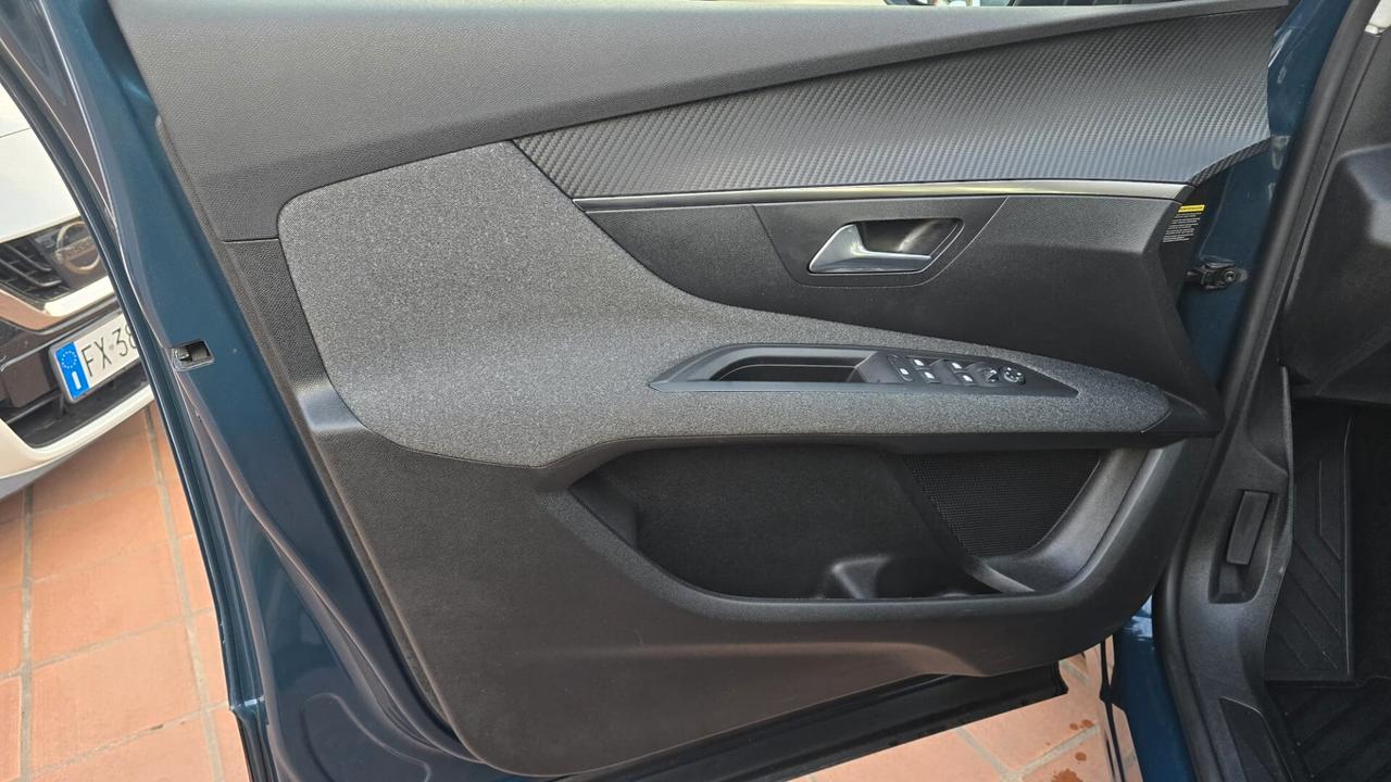 Peugeot 3008 BlueHDi 130 S&S EAT8 Active Pack