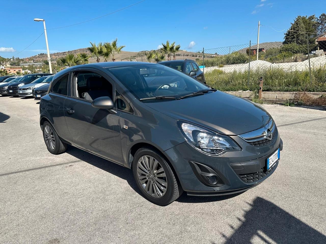 Opel Corsa 1.2 Coupé