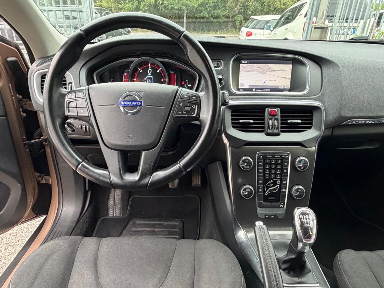 Volvo V40 Cross Country D2 1.6d Momentum