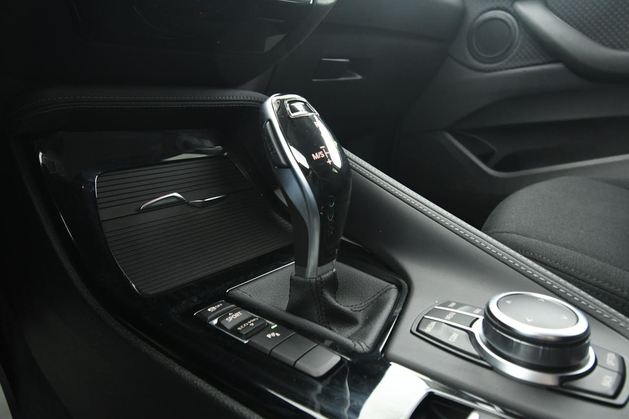 BMW X2 sdrive18d Business X auto CAMERA+BLUETOOTH+LED
