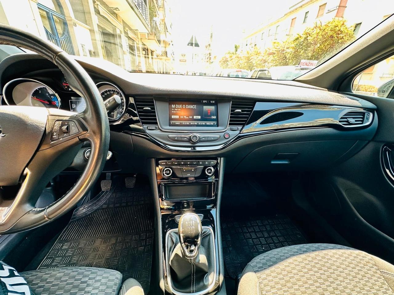 Opel Astra 1.6 CDTi 136CV 5p