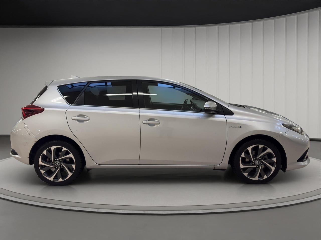 Toyota Auris 1.8h Active cvt