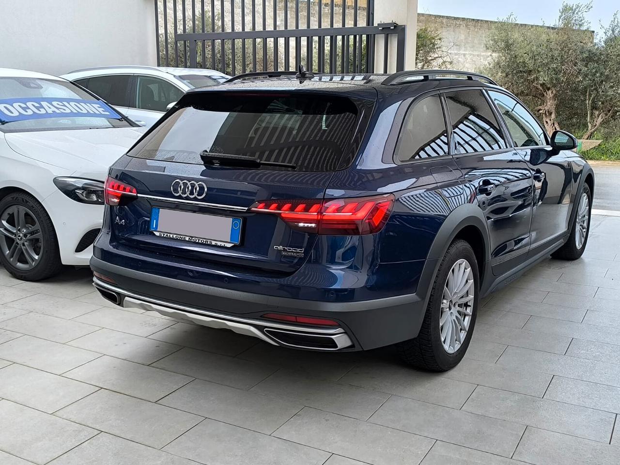 Audi A4 allroad 40 S tronic Identity Contrast 2021