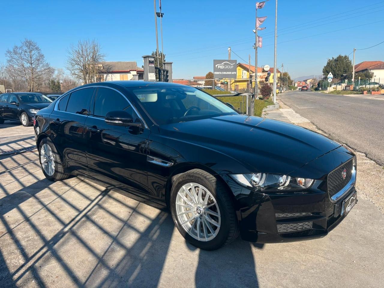 Jaguar XE 2.0 D 180 CV Portfolio