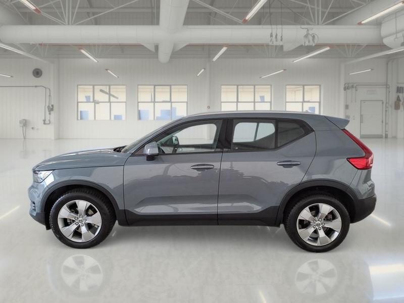 VOLVO XC40 T3 AUTOMATICO MOMENTUM PRO SUV