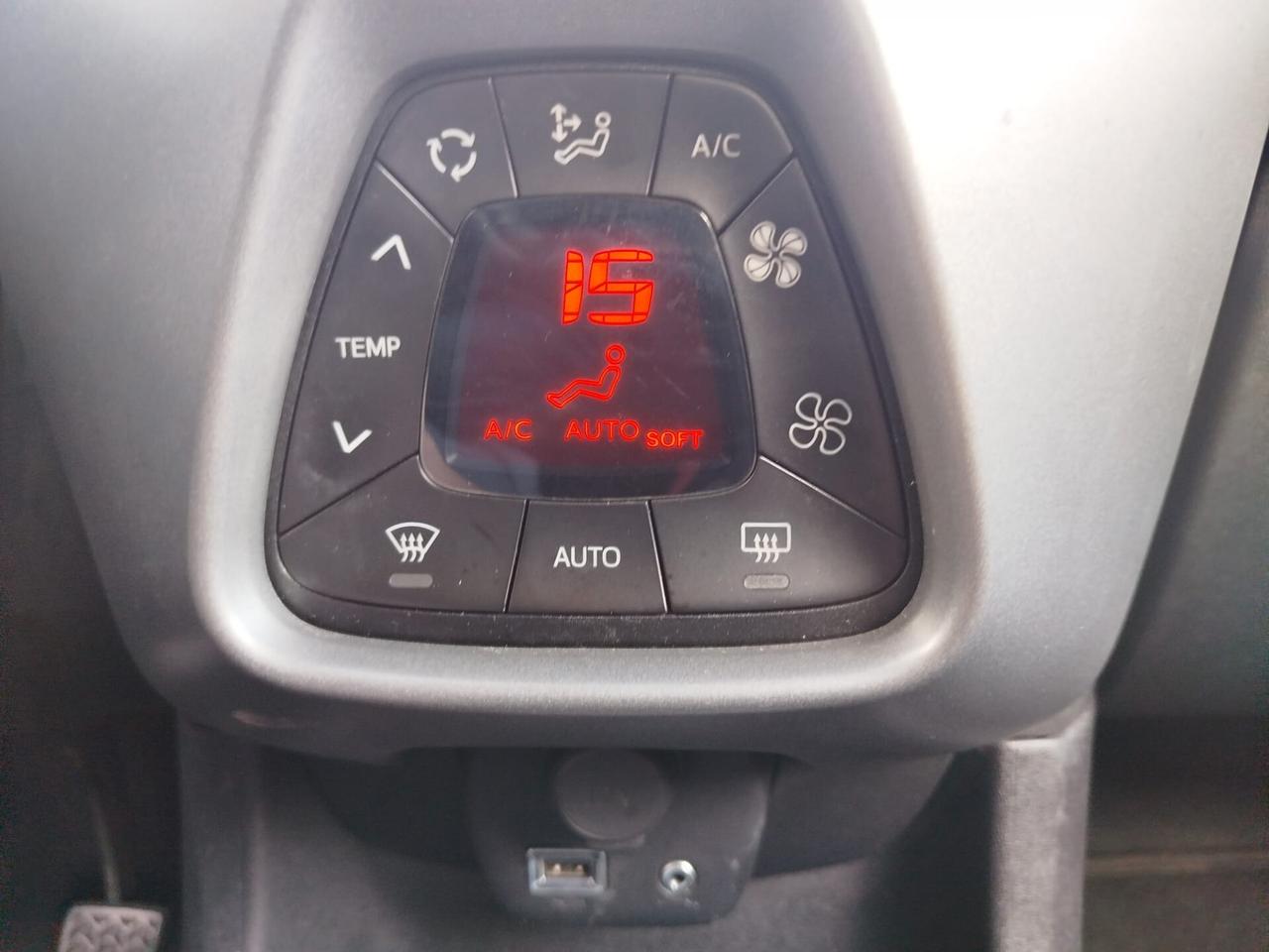 AYGO 1.0 AUTOMATICA* PREZZO VERO* 5 PORTE UNIPRO- KM CERTI- GARANZIA 12 MESIU