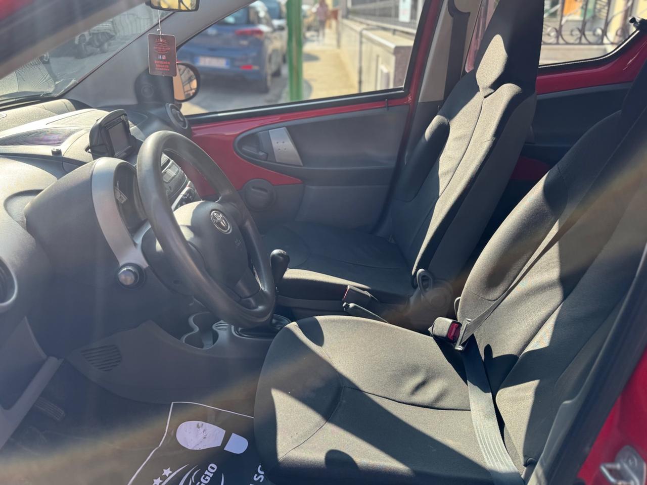 Toyota Aygo 1.0 12V VVT-i 5 porte Deep Ocean Connect
