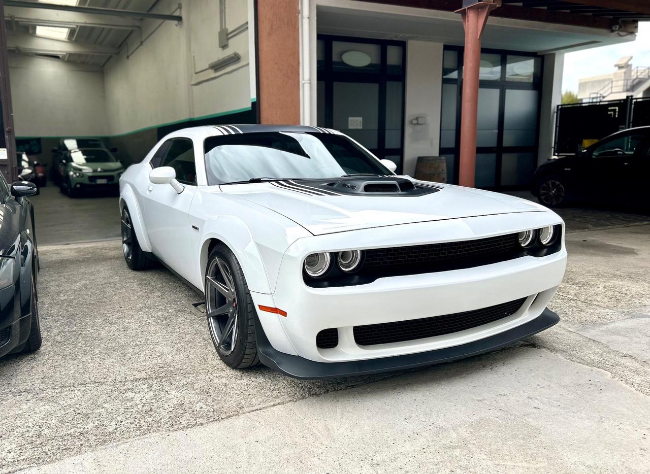 Dodge Challenger 5.7 V8 Shaker wide body