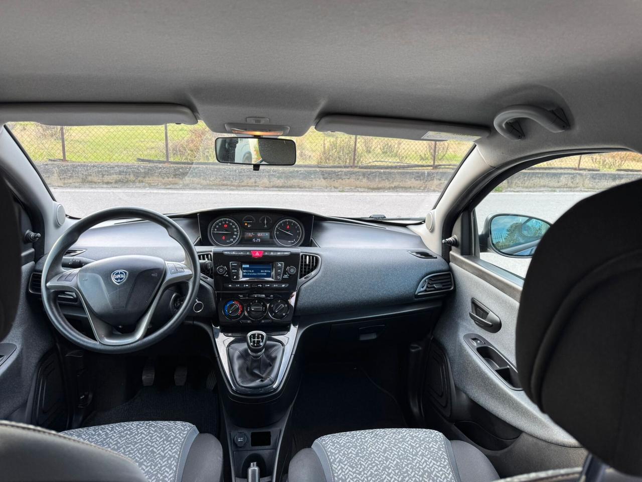 Lancia Ypsilon 1.2 69 CV 5 porte Platinum