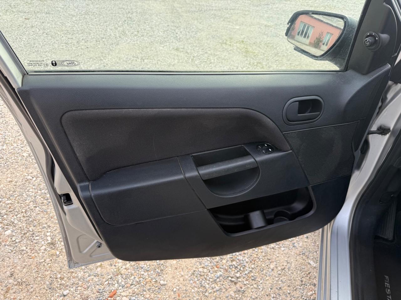 Ford Fiesta 1.2 16V 5p. Ghia