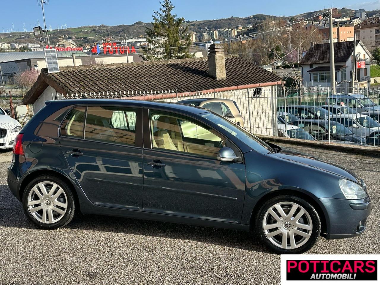 Volkswagen Golf 2.0 16V TDI 5p. Sportline