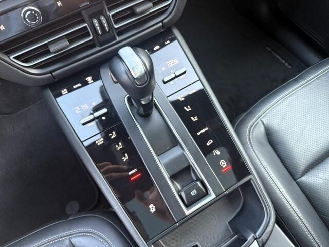 PORSCHE Macan 2.0