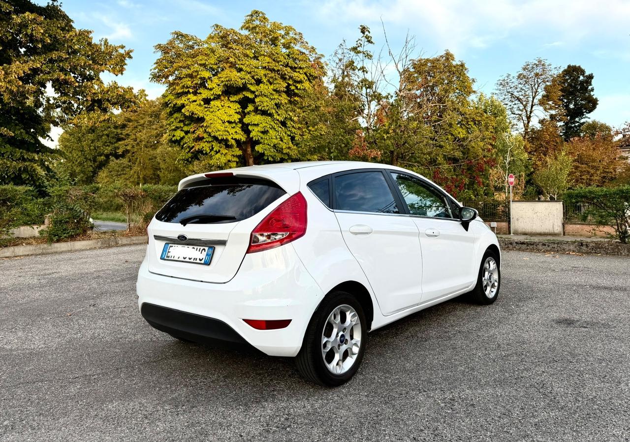 Ford Fiesta 1.4 5 porte Bz.- GPL Titanium