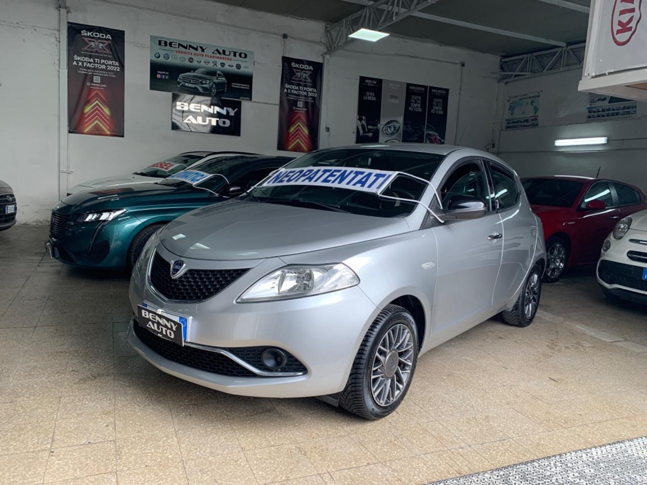 Lancia Ypsilon 1.2 69 CV 5 porte GPL Ecochic Platinum